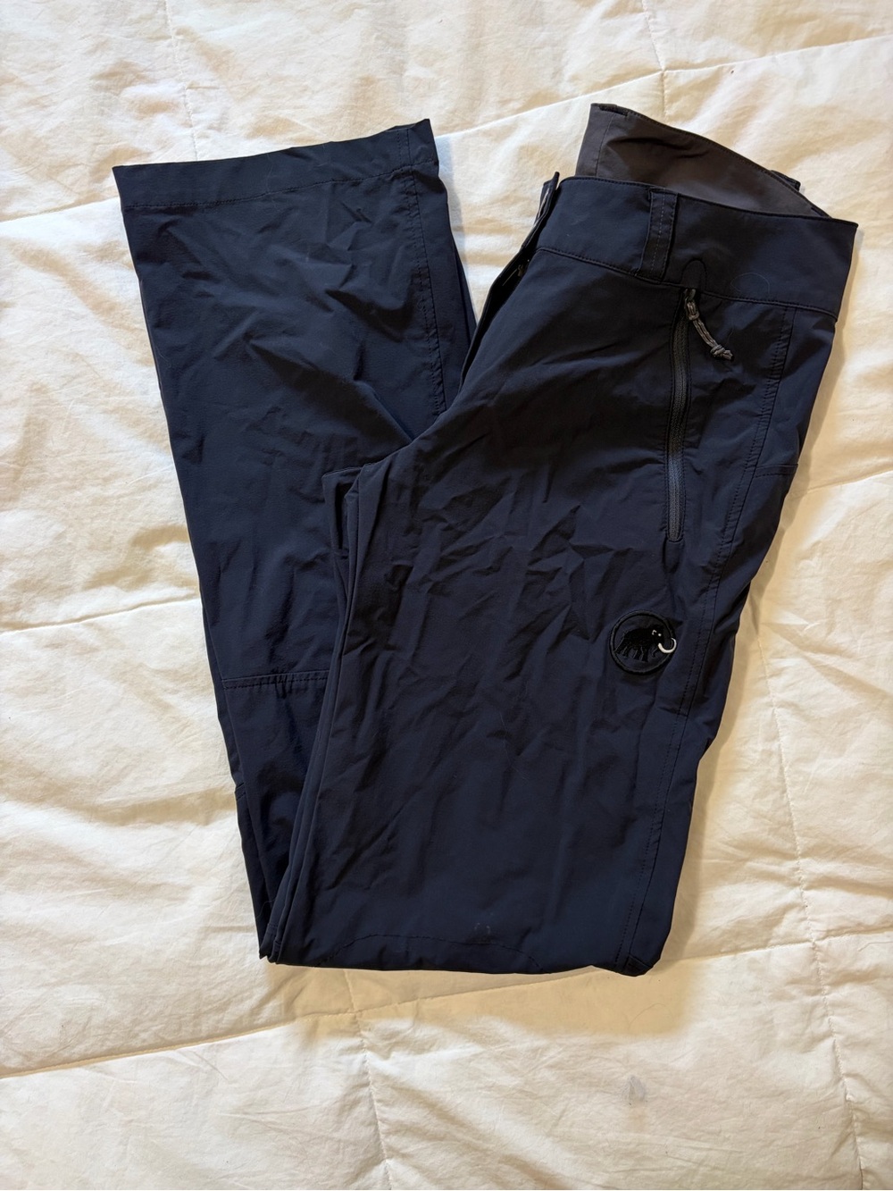 MAMMUT- women’s size 4 technical outdoor pants,